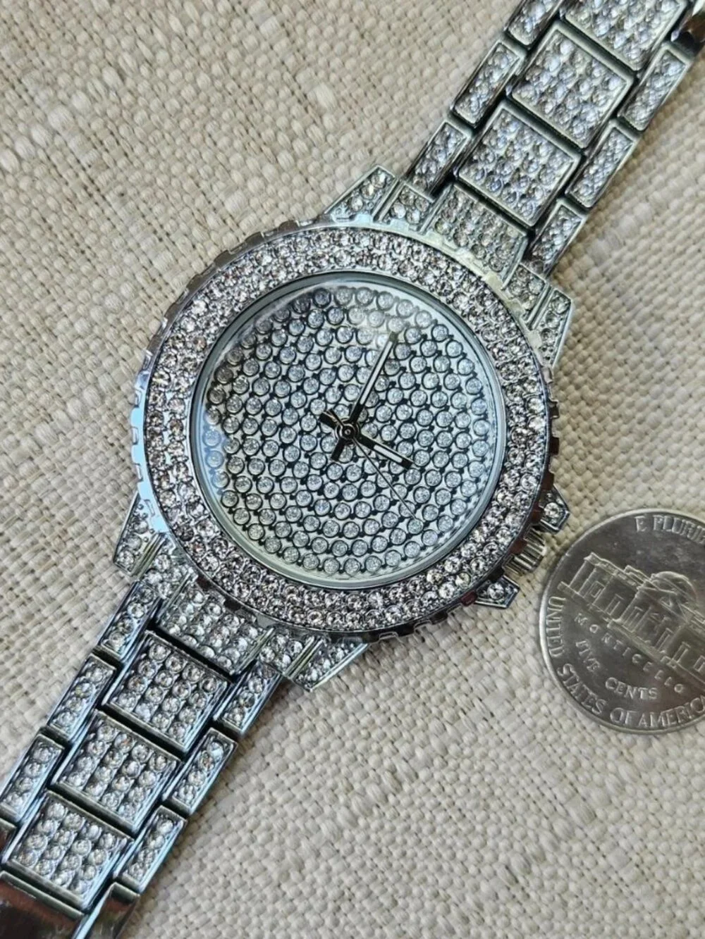 Crystals Accent Face Bezel Wristwatch Silver Tone Fashion Analog Quartz watch